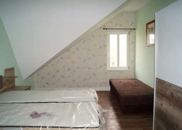 Kwatera prywatna & *