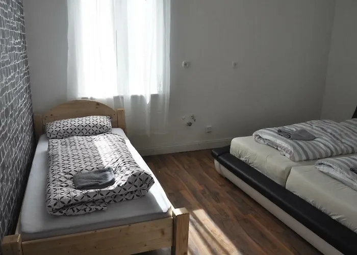 Kwatera prywatna & *